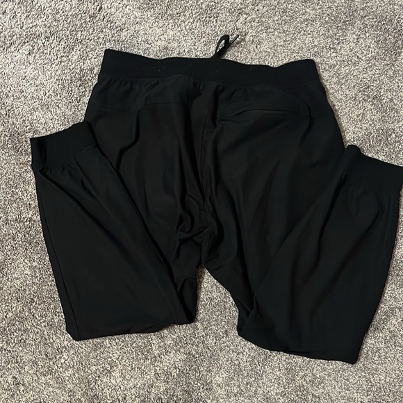 Lululemon ABC Joggers-Short - Picture 2 of 4